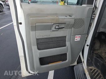 2011 Ford Super Duty E-350 Commercial Cargo Van 138.0" WB - miniatura 9