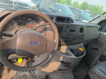2011 Ford Super Duty E-350 Cutaway – miniatura 11