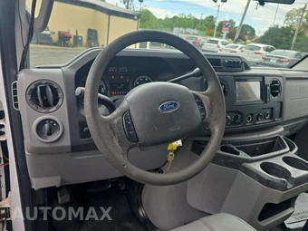 2011 Ford Super Duty E-350 Cutaway – miniatura 14