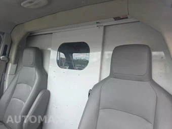 2011 Ford Super Duty E-350 Cutaway – miniatura 16