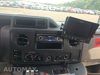 2011 Ford Super Duty E-350 Cutaway DRW – miniatura 11