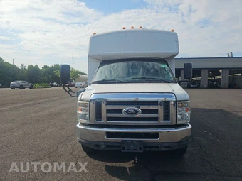 2011 Ford Super Duty E-350 Cutaway DRW – miniatura 2