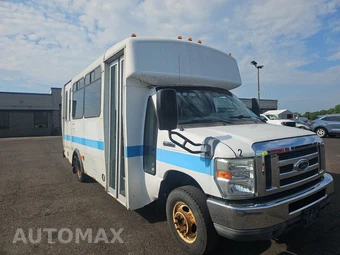 2011 Ford Super Duty E-350 Cutaway DRW – miniatura 3