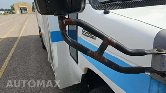 2011 Ford Super Duty E-350 Cutaway DRW – miniatura 32