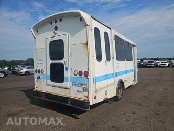 2011 Ford Super Duty E-350 Cutaway DRW – miniatura 4