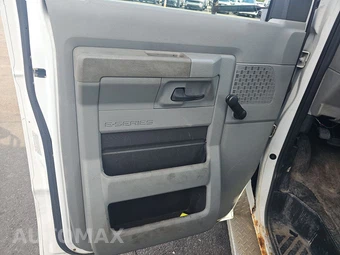 2011 Ford Super Duty E-350 Cutaway DRW – miniatura 9