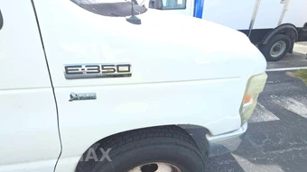 2011 Ford Super Duty E-350 Cutaway DRW – miniatura 20