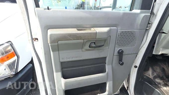 2011 Ford Super Duty E-350 Cutaway DRW – miniatura 21