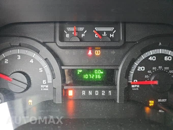 2011 Ford Super Duty E-350 Wagon XL 138.0" WB - miniatura 12