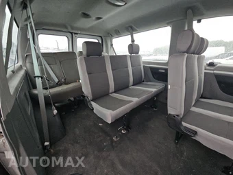 2011 Ford Super Duty E-350 Wagon XL 138.0" WB - miniatura 14