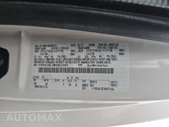 2011 Ford Super Duty E-350 Wagon XL 138.0" WB - miniatura 15