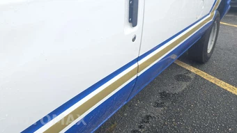 2011 Ford Super Duty E-350 Wagon XL 138.0" WB - miniatura 23