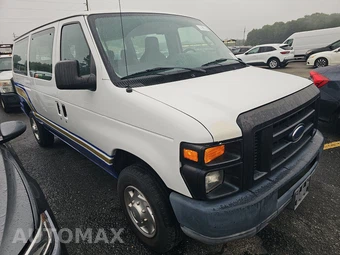 2011 Ford Super Duty E-350 Wagon XL 138.0" WB - miniatura 3