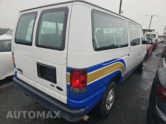 2011 Ford Super Duty E-350 Wagon XL 138.0" WB - miniatura 4