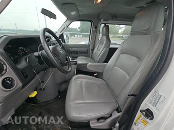 2011 Ford Super Duty E-350 Wagon XL 138.0" WB - miniatura 7