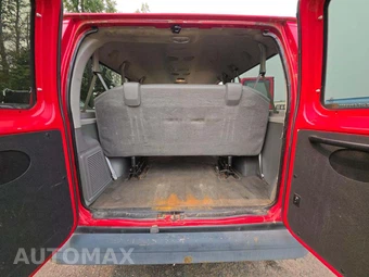 2011 Ford Super Duty E-350 Wagon XL 138.0" WB - miniatura 12