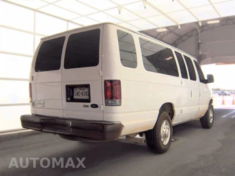 2011 Ford Super Duty E-350 Wagon XL 138.0" WB - miniatura 4
