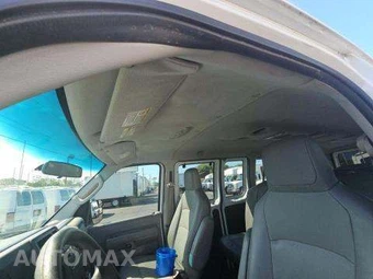 2011 Ford Super Duty E-350 Wagon XL 138.0" WB - miniatura 12