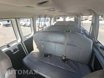 2011 Ford Super Duty E-350 Wagon XL 138.0" WB - miniatura 14