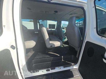 2011 Ford Super Duty E-350 Wagon XL 138.0" WB - miniatura 18