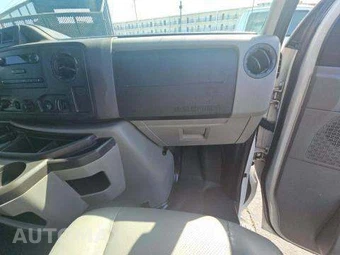 2011 Ford Super Duty E-350 Wagon XL 138.0" WB - miniatura 21