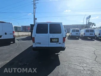 2011 Ford Super Duty E-350 Wagon XL 138.0" WB - miniatura 4