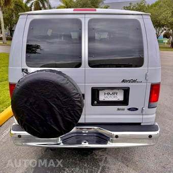 2011 Ford Super Duty E-350 Wagon XLT 138.0" WB - miniatura 12