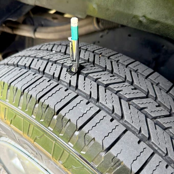 2011 Ford Super Duty E-350 Wagon XLT 138.0" WB - miniatura 127