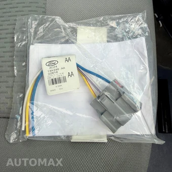 2011 Ford Super Duty E-350 Wagon XLT 138.0" WB - miniatura 132
