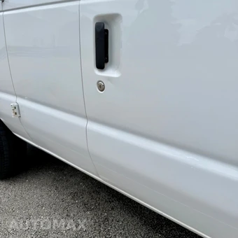 2011 Ford Super Duty E-350 Wagon XLT 138.0" WB - miniatura 133