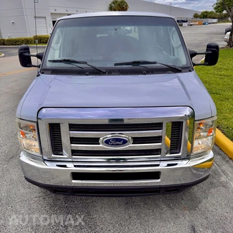 2011 Ford Super Duty E-350 Wagon XLT 138.0" WB - miniatura 19