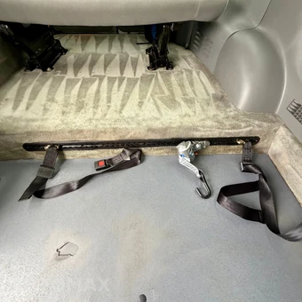 2011 Ford Super Duty E-350 Wagon XLT 138.0" WB - miniatura 43