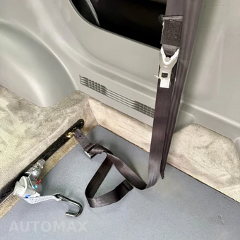 2011 Ford Super Duty E-350 Wagon XLT 138.0" WB - miniatura 48