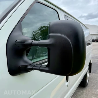2011 Ford Super Duty E-350 Wagon XLT 138.0" WB - miniatura 64