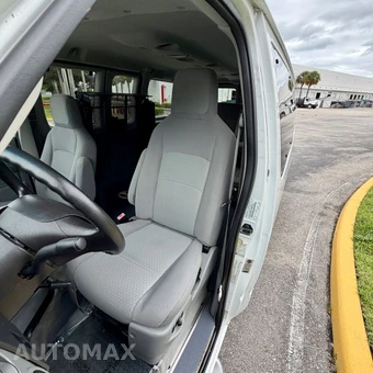 2011 Ford Super Duty E-350 Wagon XLT 138.0" WB - miniatura 67