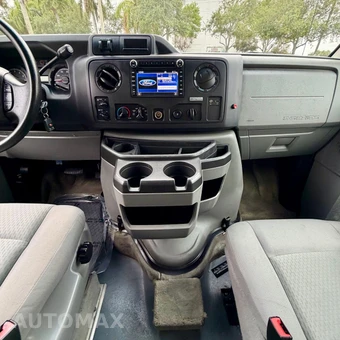2011 Ford Super Duty E-350 Wagon XLT 138.0" WB - miniatura 73