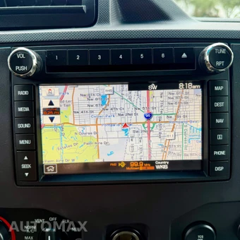 2011 Ford Super Duty E-350 Wagon XLT 138.0" WB - miniatura 78