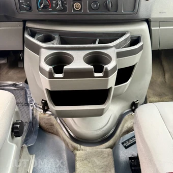 2011 Ford Super Duty E-350 Wagon XLT 138.0" WB - miniatura 83