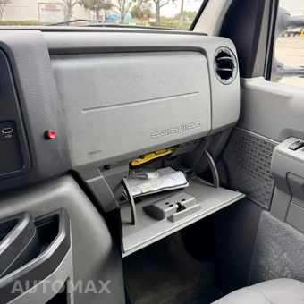 2011 Ford Super Duty E-350 Wagon XLT 138.0" WB - miniatura 88