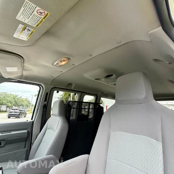 2011 Ford Super Duty E-350 Wagon XLT 138.0" WB - miniatura 96