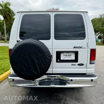 2011 Ford Super Duty E-350 Wagon XLT 138.0" WB - miniatura 98