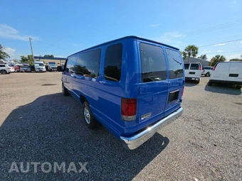 2011 Ford Super Duty E-350 Wagon XLT 138.0" WB – miniatura 2