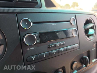2011 Ford Super Duty E-350 Wagon XLT 138.0" WB – miniatura 24