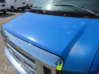 2011 Ford Super Duty E-350 Wagon XLT 138.0" WB – miniatura 25
