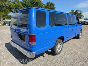 2011 Ford Super Duty E-350 Wagon XLT 138.0" WB – miniatura 3