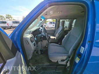 2011 Ford Super Duty E-350 Wagon XLT 138.0" WB – miniatura 6