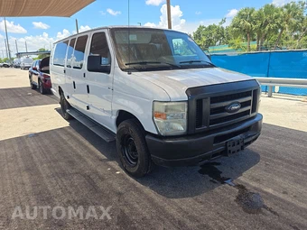 2011 Ford Super Duty E-350 Wagon XLT 138.0" WB - miniatura 3