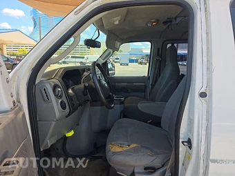2011 Ford Super Duty E-350 Wagon XLT 138.0" WB - miniatura 7