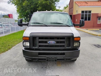 2011 Ford Super Duty E-450 Cutaway DRW - miniatura 2
