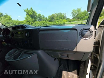 2011 Ford Super Duty E-450 Cutaway DRW – miniatura 14